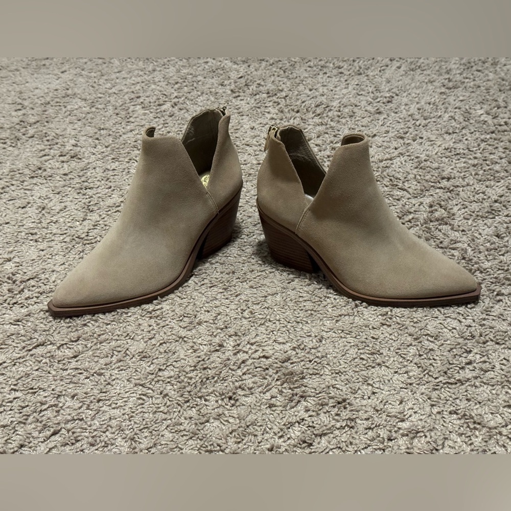Vince Camuto Ankle Booties size 6